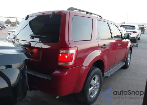 2010 Ford Escape Xlt z USA, uszkodzony, nr VIN 1FMCU0D71AKD45418